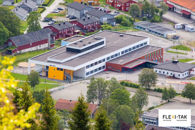 Derbigum SP på Nye Øyra skule, Volda kommune for Veidekke Entreprenør AS
